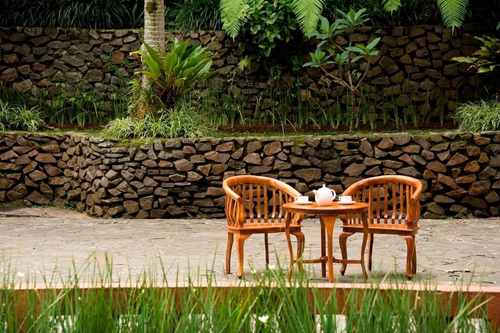 Sangria Resort And Spa Lembang Dış mekan fotoğraf